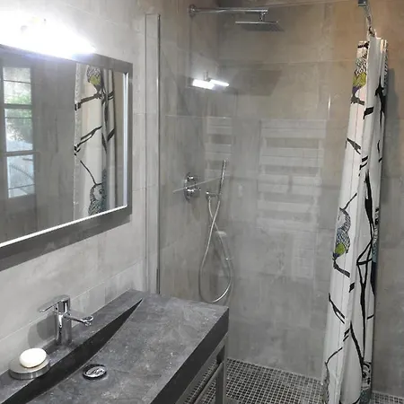 Appartement La Cavale En T4 100m² *
